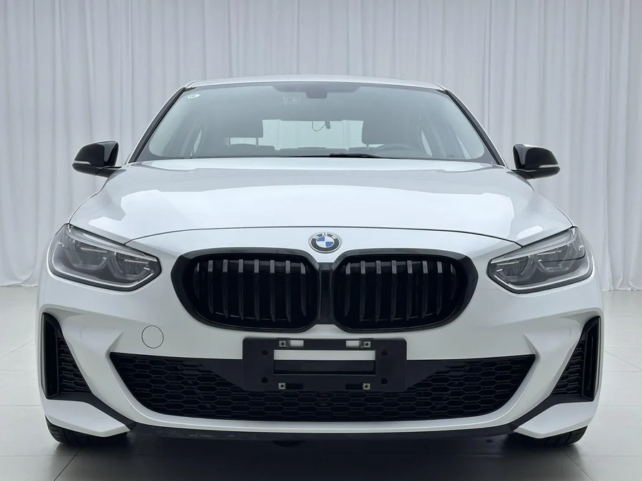 BMW 1 Series (БМВ 1 серии седан) — фото 1
