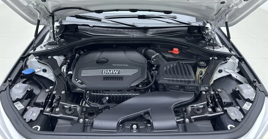BMW 1 Series (БМВ 120i седан) — фото 4