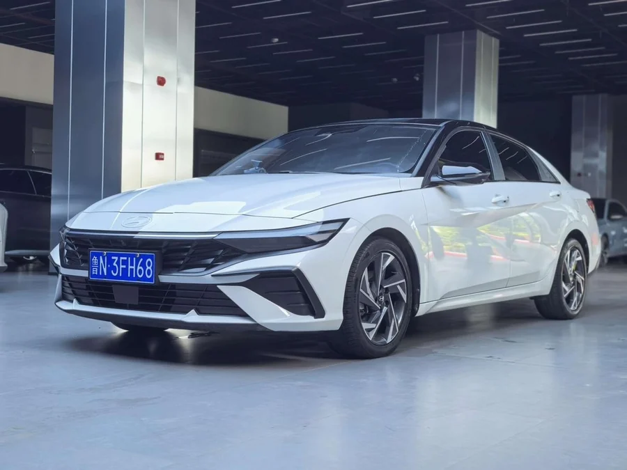 Hyundai Elantra (Хендай Элантра) — фото 1