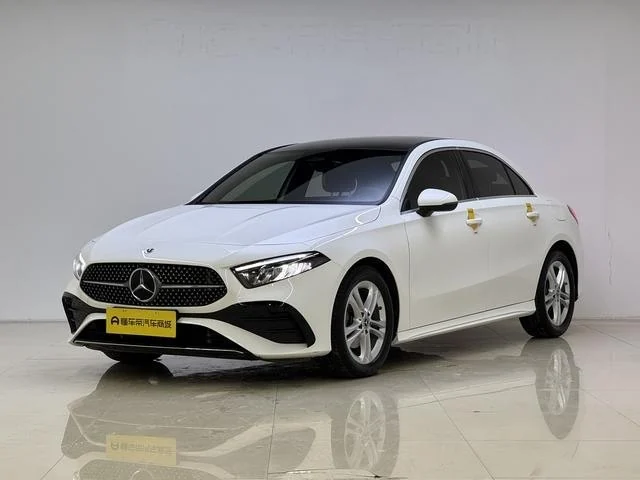 Mercedes-Benz A180L (Мерседес А180L) — фото 1