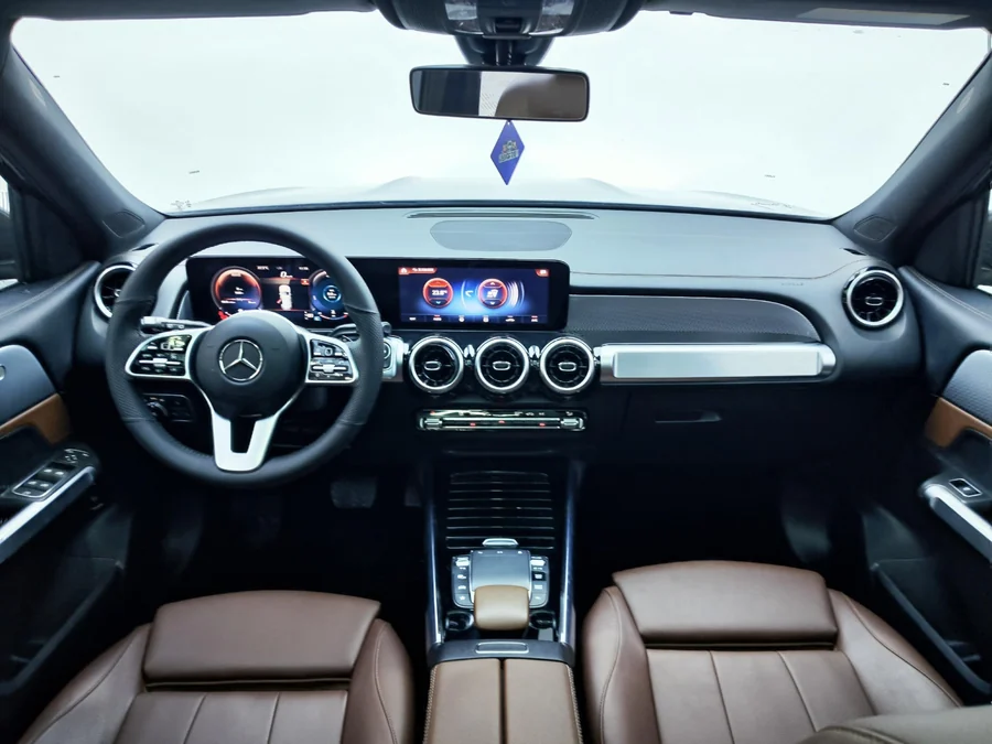 Mercedes-Benz GLB 180 (Мерседес GLB 7 мест) — фото 7
