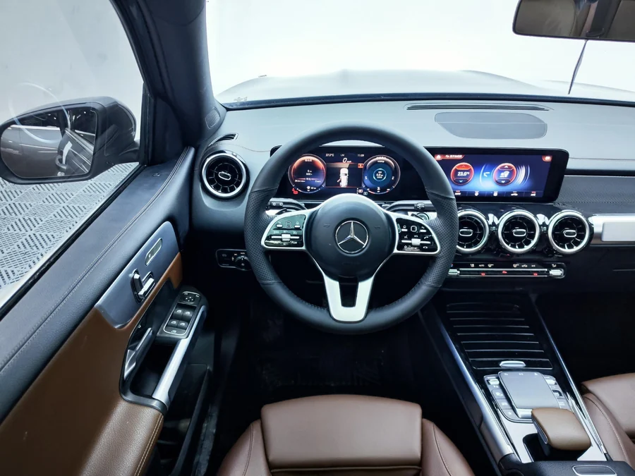 Mercedes-Benz GLB 180 (Мерседес GLB) — фото 8