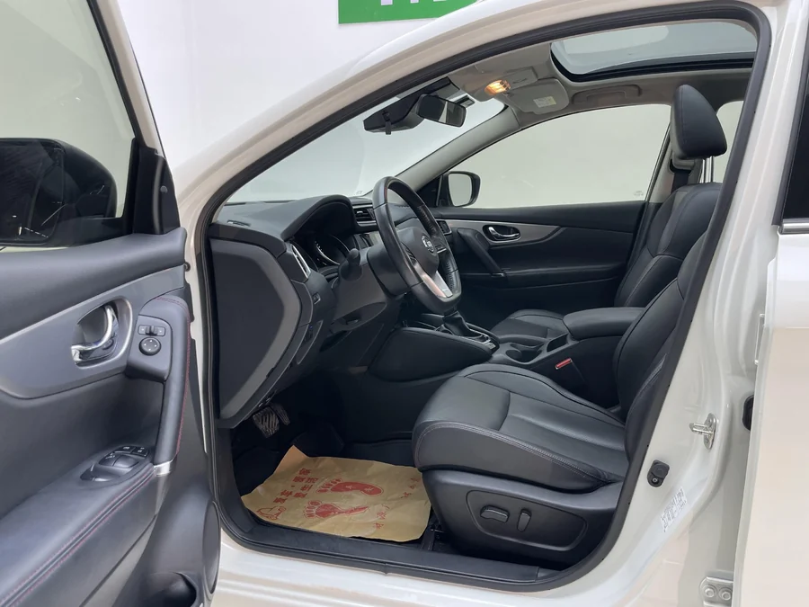Nissan Qashqai (Nissan Qashqai 2.0 CVT) — фото 8
