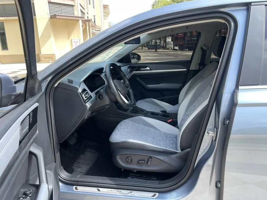 Volkswagen Lavida (китайский седан Volkswagen) — фото 7