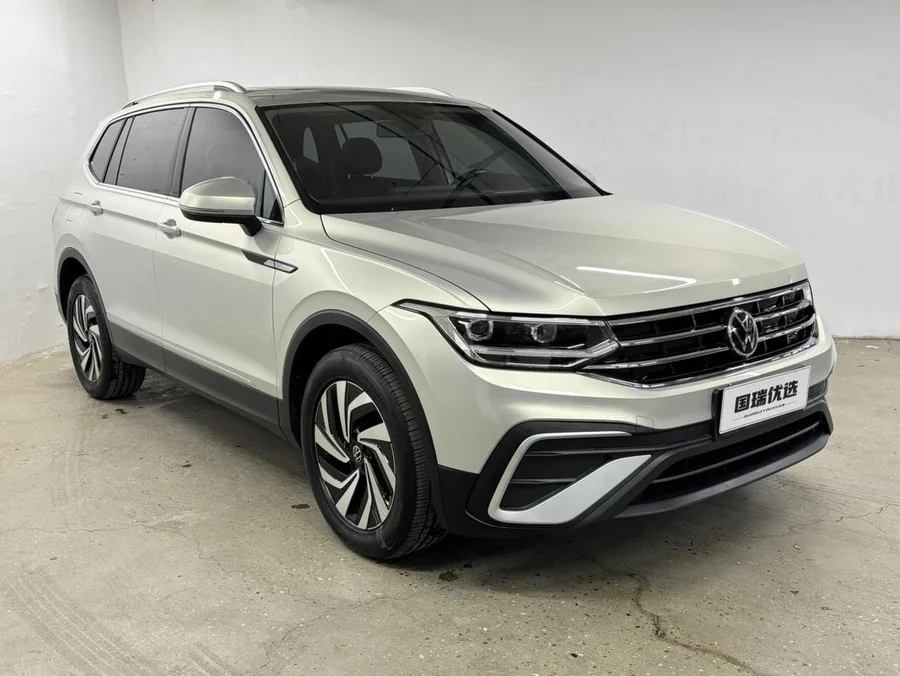 Volkswagen Tiguan L (Тигуан лонг) — фото 2